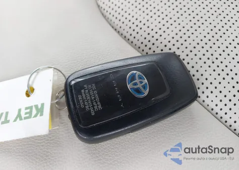 2021 Toyota Camry Xle Hybrid из США, поврежденный, VIN 4T1F31AK5MU025719